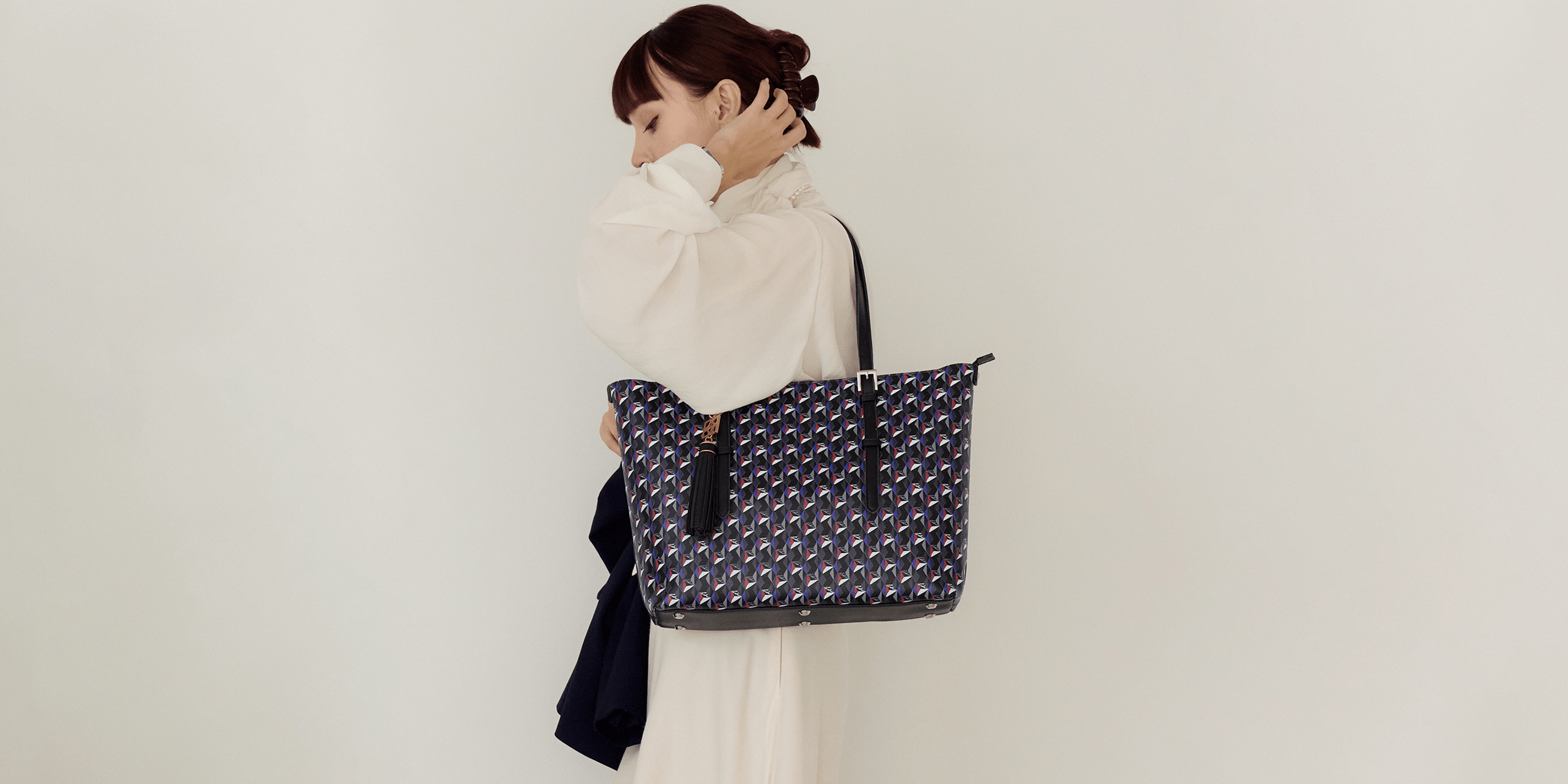 ALEX_-min_3f7db95f-42c6-42bd- ALEX_-min_3f7db95f-42c6-42bd-