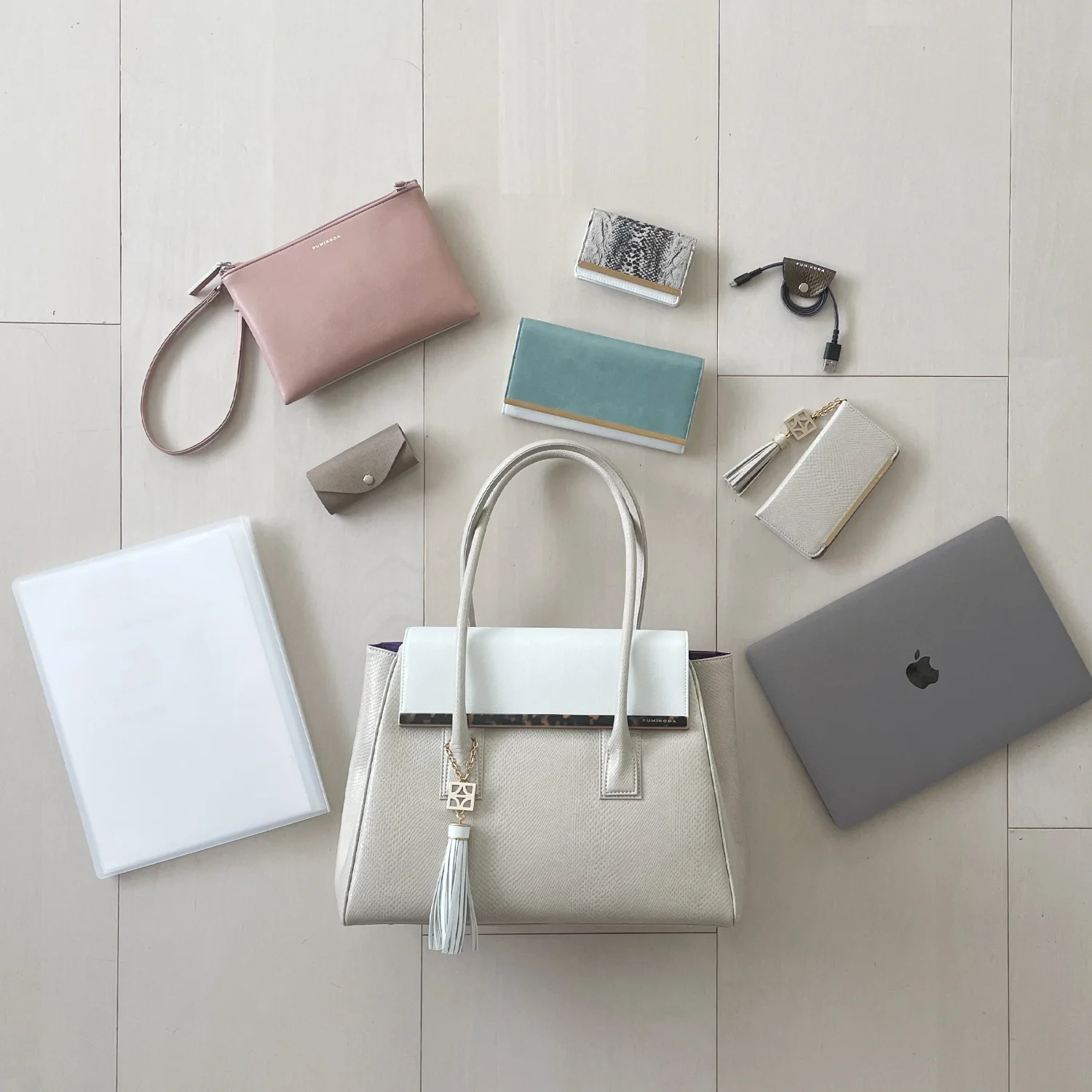 ARIANNA:フラップ付ショルダーバッグ