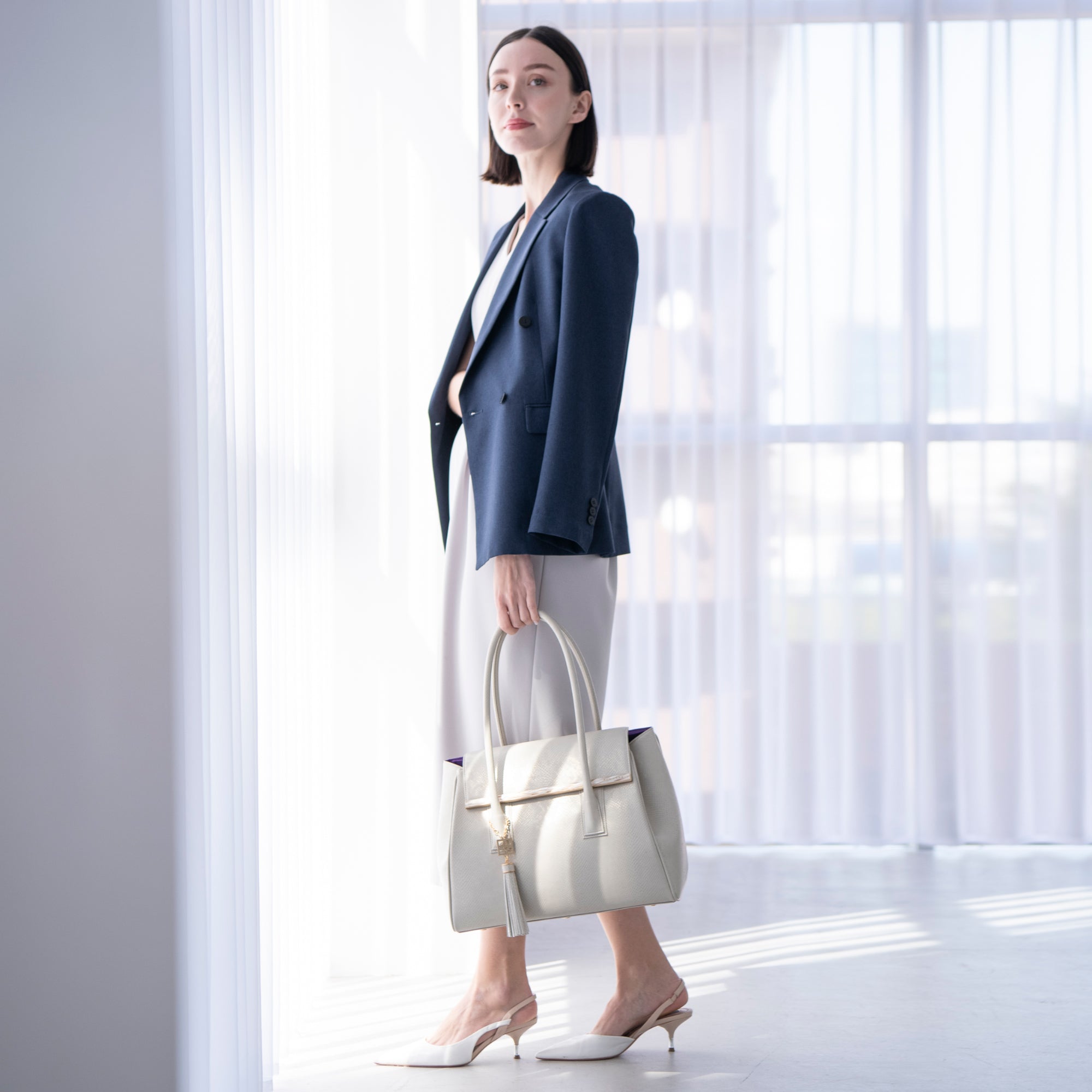 ARIANNA:フラップ付ショルダーバッグ