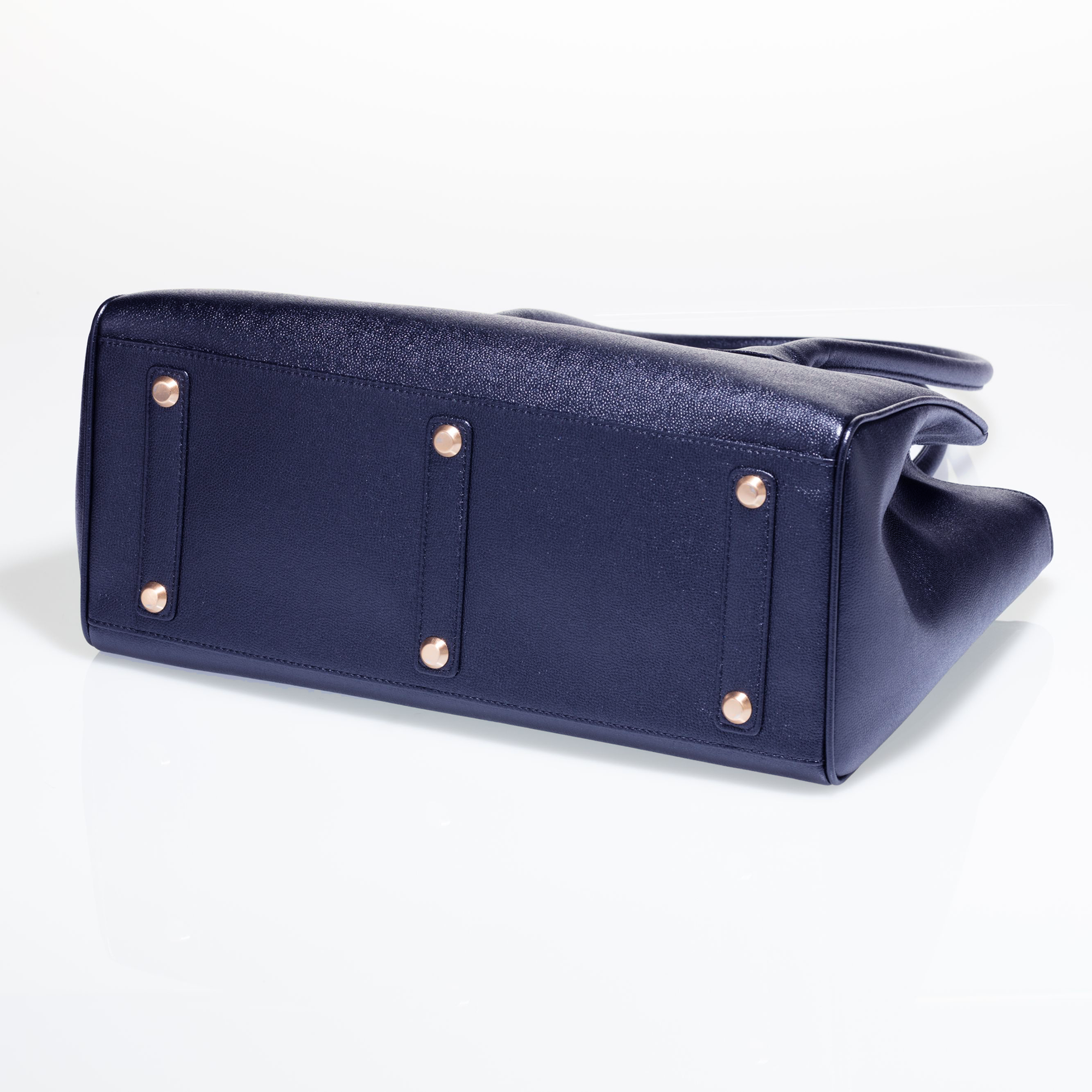 ARIANNA:フラップ付ショルダーバッグ