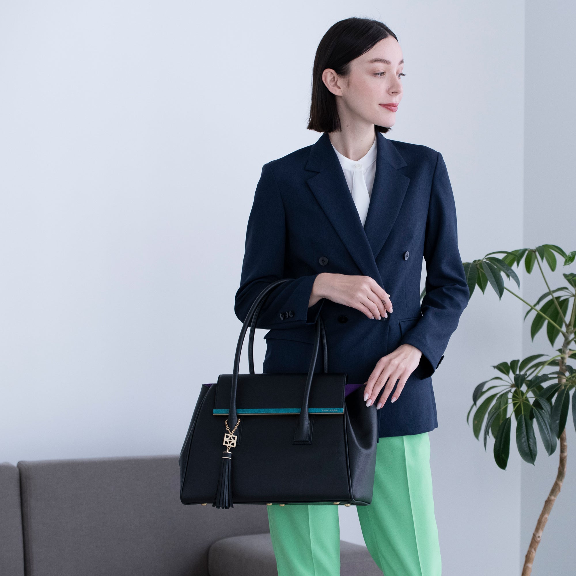 ARIANNA:フラップ付ショルダーバッグ