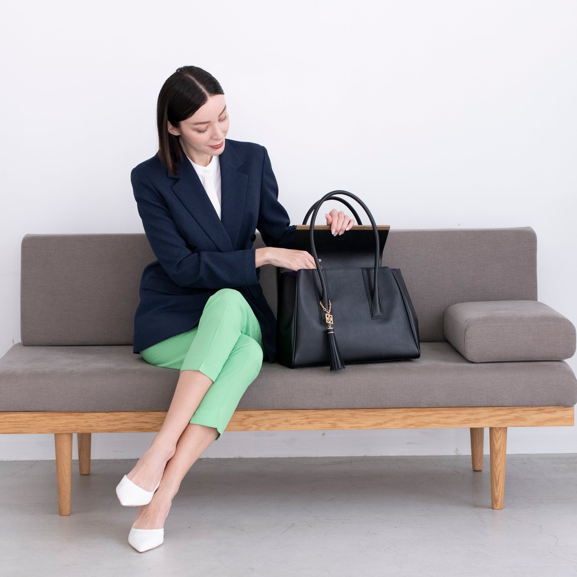 ARIANNA:フラップ付ショルダーバッグ