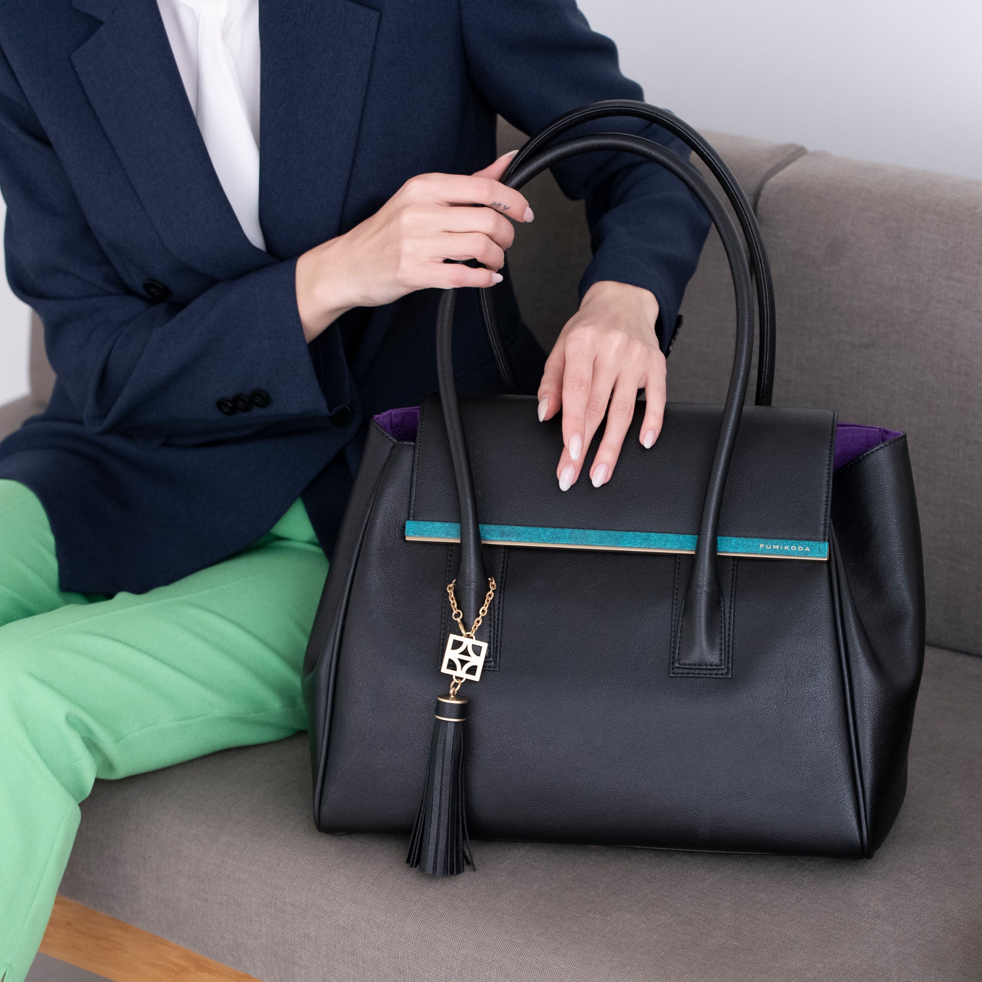 ARIANNA:フラップ付ショルダーバッグ