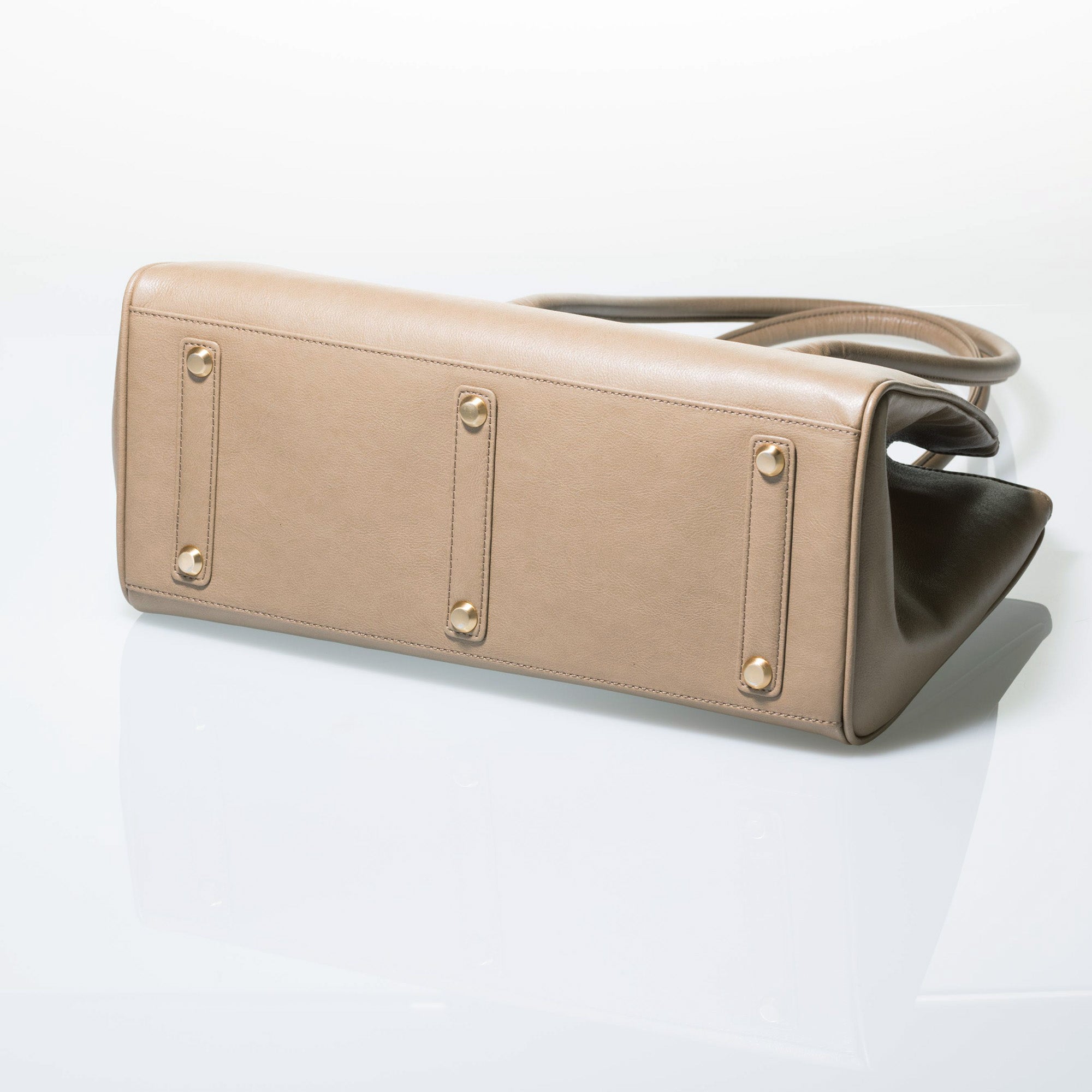 ARIANNA:フラップ付ショルダーバッグ