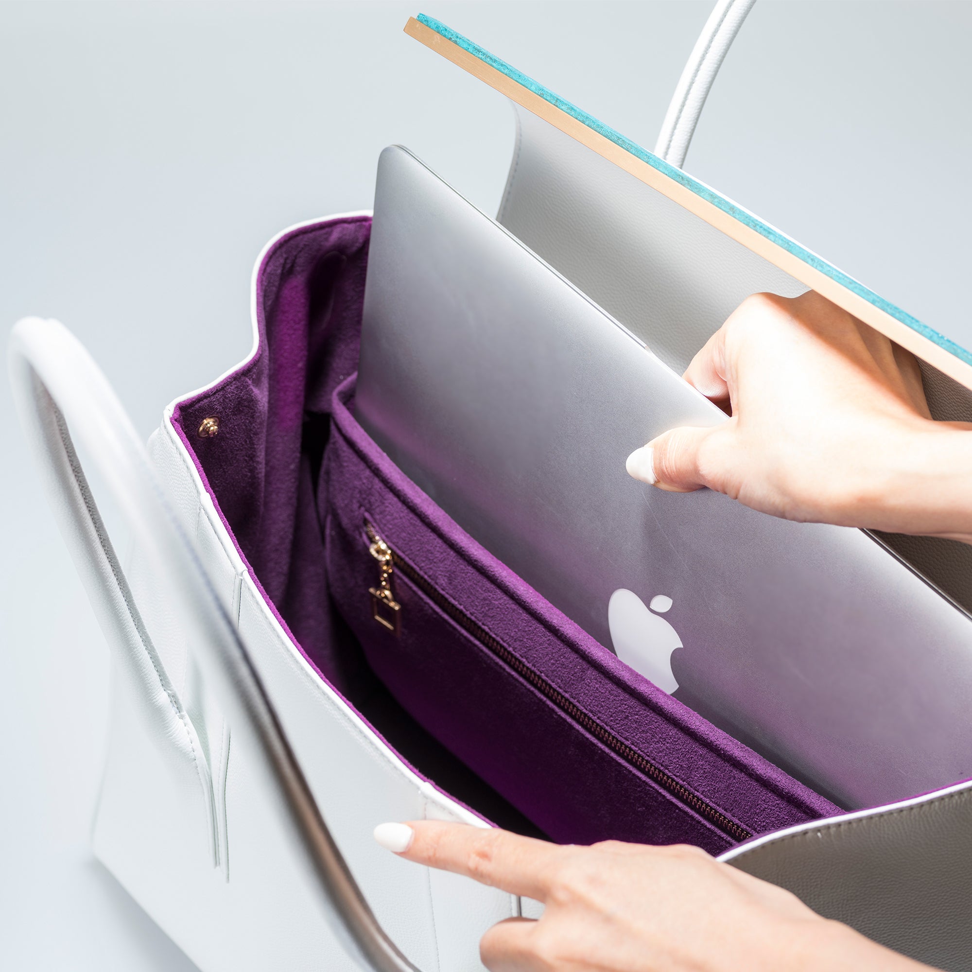 ARIANNA:フラップ付ショルダーバッグ