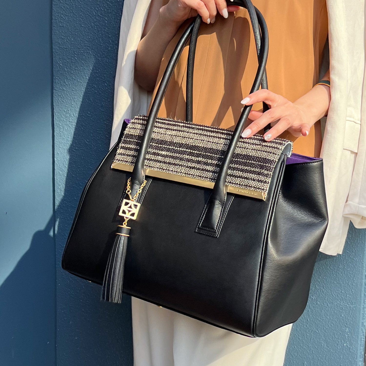 ARIANNA:フラップ付ショルダーバッグ