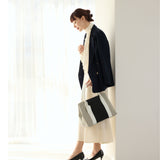 MEGAN:ファスナー付ハンドバッグ