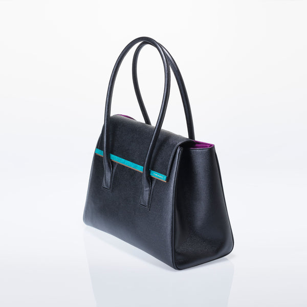 ARIANNA: Shoulder bag with flap