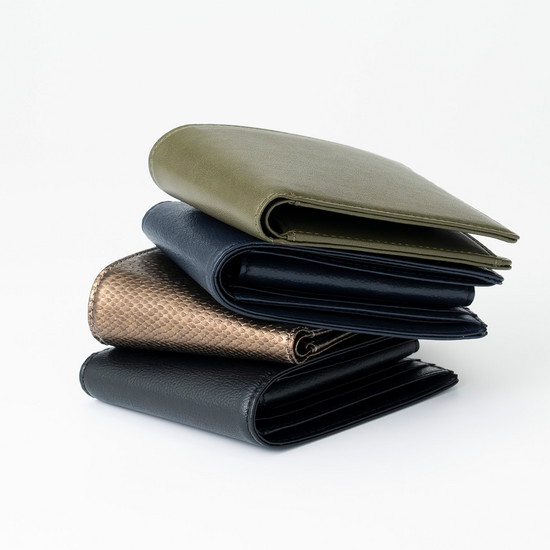 JUSTIN:メンズ二つ折り財布 – FUMIKODA JUSTIN:メンズ二つ折り財布 – FUMIKODA