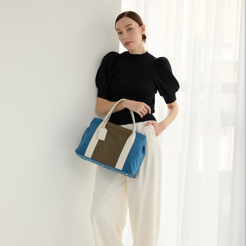 MEGAN:Handbag with zippered 