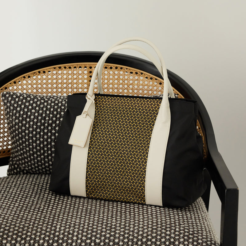 MEGAN:Handbag with zippered 