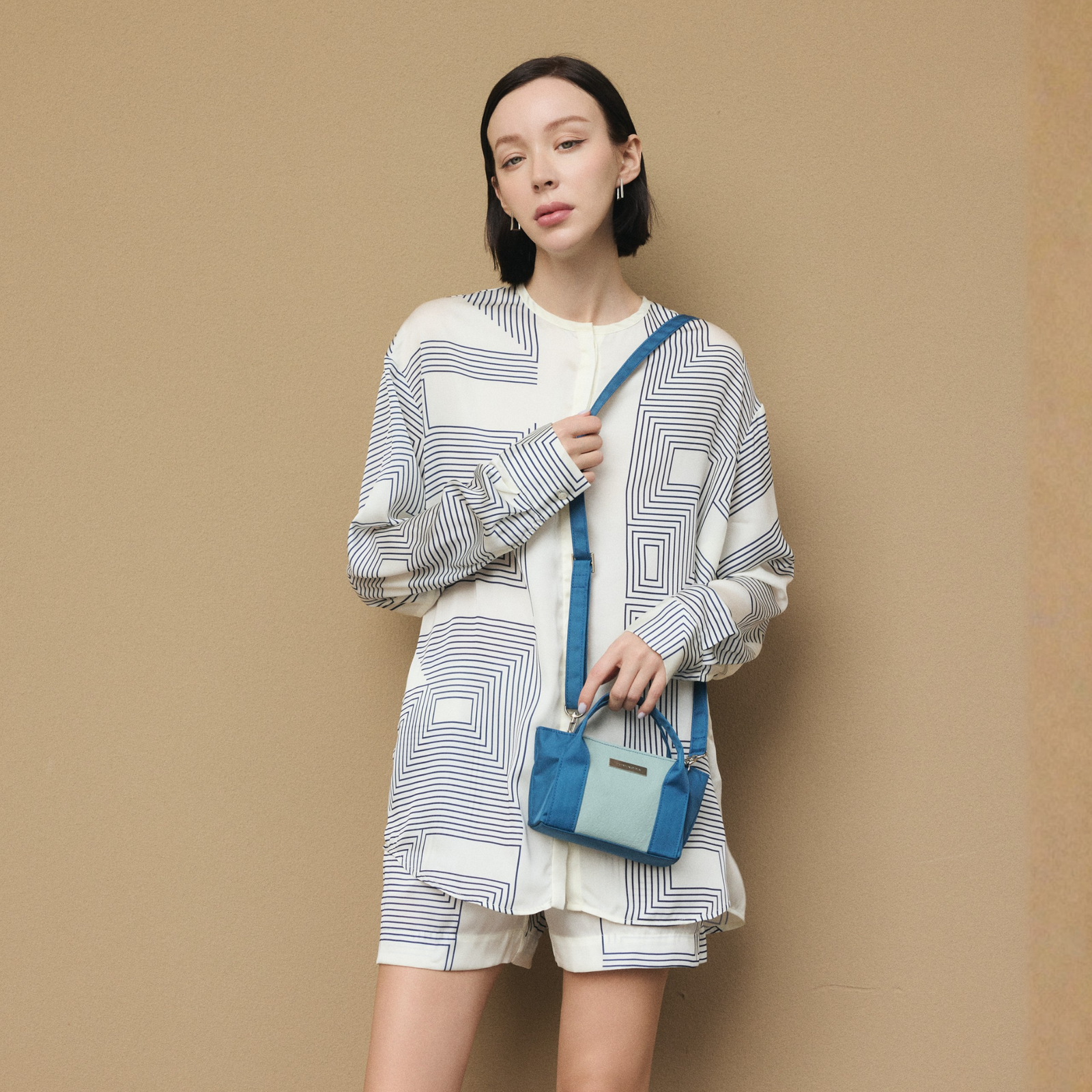 ぽて BOTTEGA VENETA (ボッテガ・ヴェネタ) イントレチャート ミニ レザー